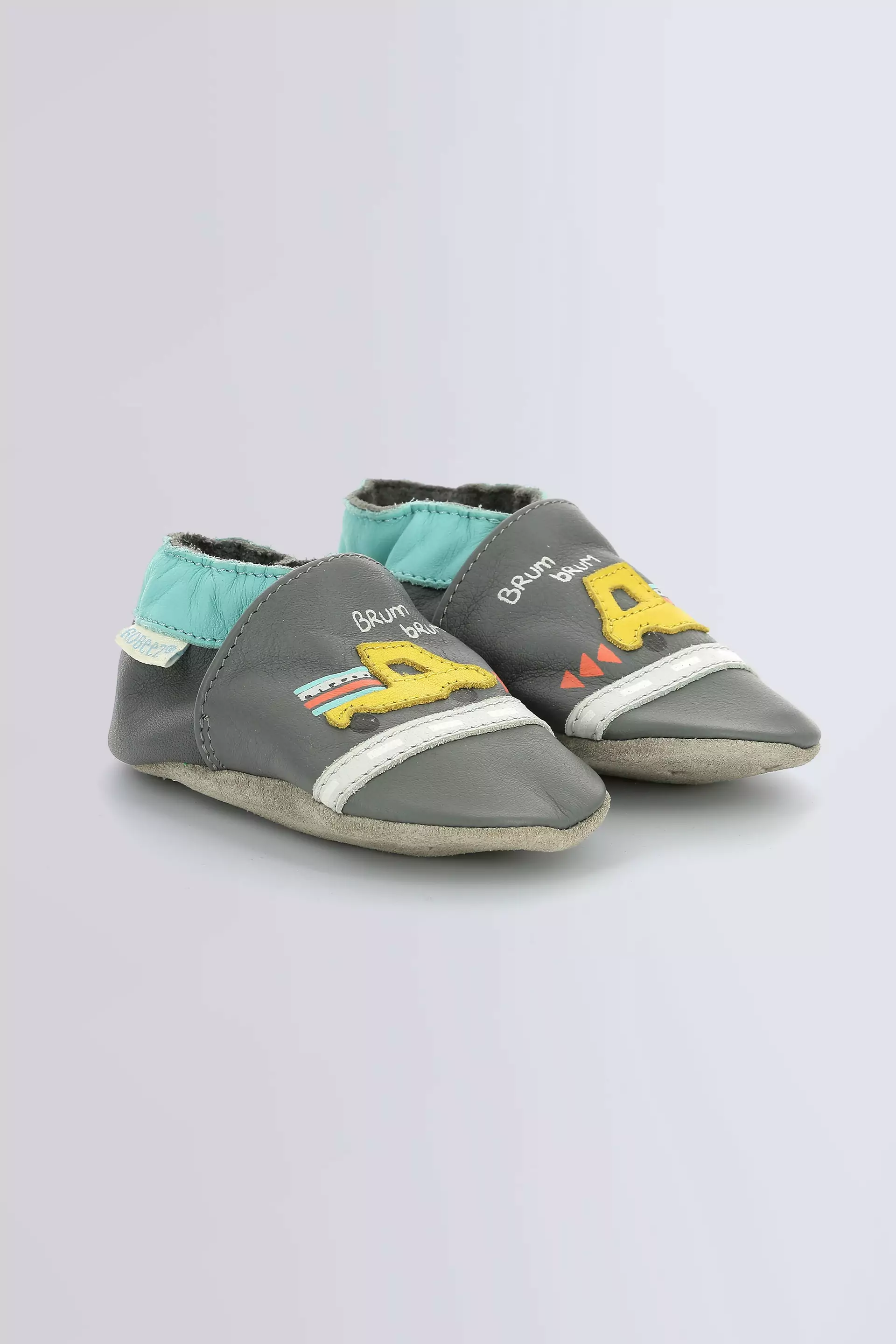 Truck Road gris oscuro y azul claro - zapatillas de bebé niño - Robeez © Truck Road gris oscuro y azul claro - zapatillas de bebé niño - Robeez ©