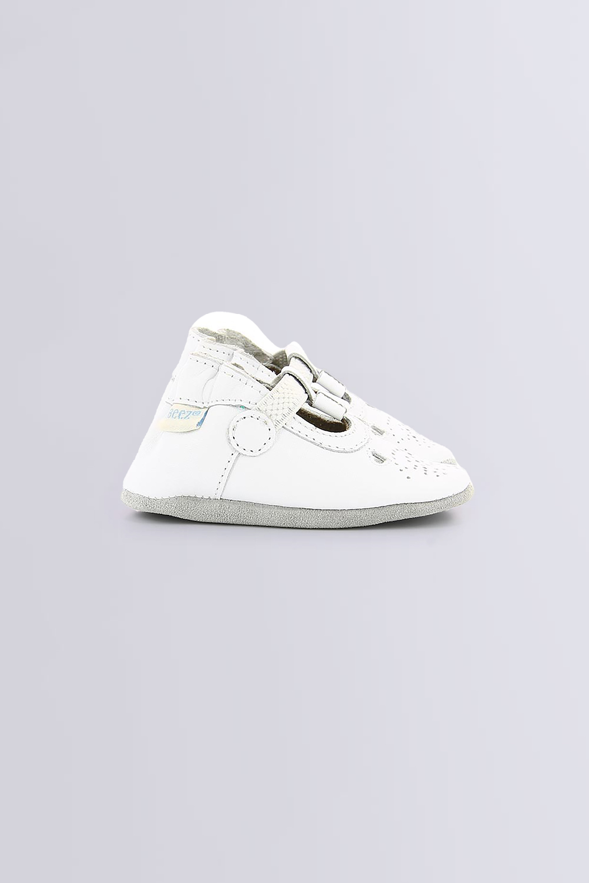 Pretty Star white - Soft sole slippers for girl - Robeez © Official website