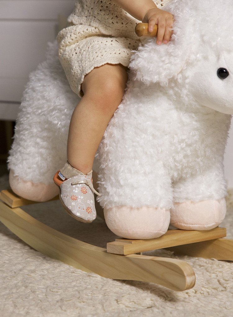 Girls slippers