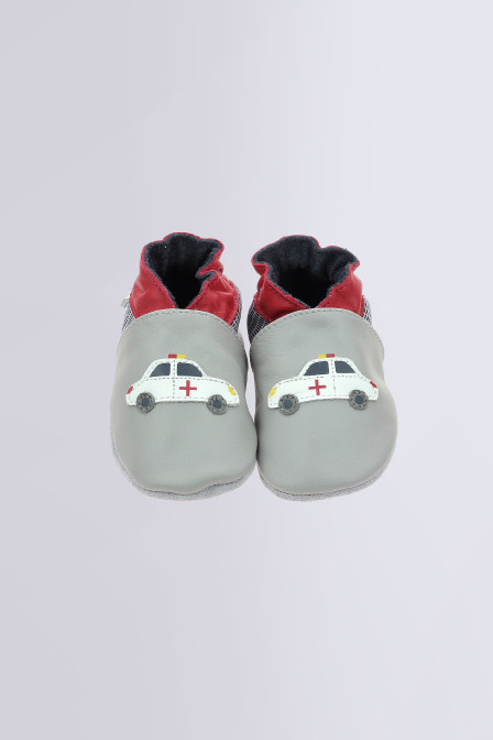 Heroes Car - light grey, navy and red soft sole slippers for boys - Robeez © Heroes Car - light grey, navy and red soft sole slippers for boys - Robeez ©