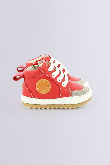Migo - red first steps sneakers for girls and boys - Robeez © Migo - red first steps sneakers for girls and boys - Robeez ©
