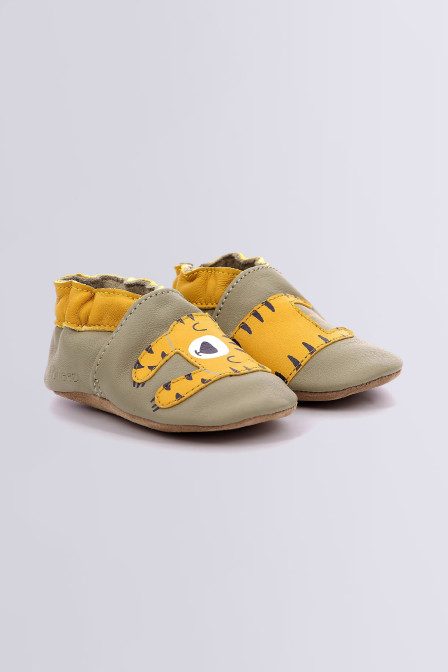 Tiger Nap - Chaussons souples kaki pour garçon - Robeez ©