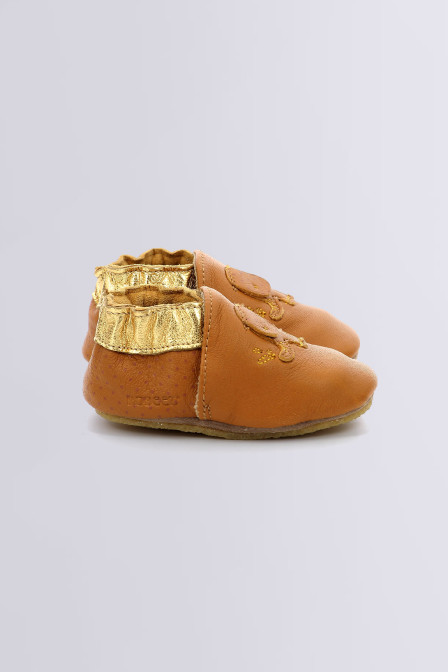 Cuteelefant - Chaussons souples camel pour fille - Robeez © Cuteelefant - Chaussons souples camel pour fille - Robeez ©